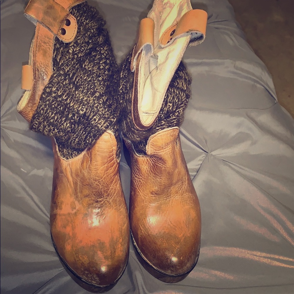 Wedge boots